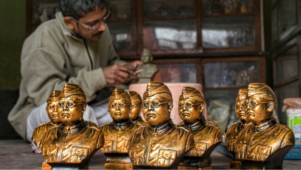 Parakram Diwas Shayari: पराक्रम दिवस पर प्रियजनों के साथ शेयर करें ये शायरी संदेश Parakram Diwas Shayari: पराक्रम दिवस पर प्रियजनों के साथ शेयर करें ये शायरी संदेश