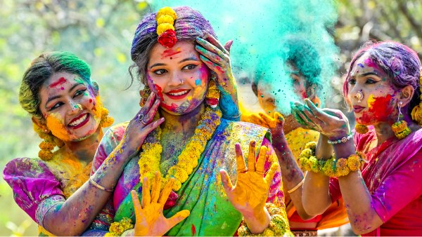 होली पर निबंध कैसे लिखे? होली पर निबंध कैसे लिखे?