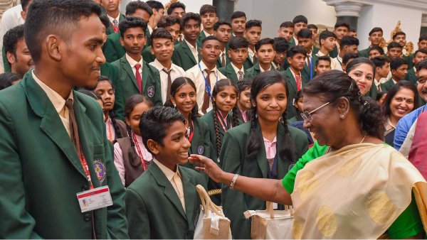 एकलव्य मॉडल आवासीय स्कूलों के निर्माण में देरी से प्रभावित हो रही जनजातीय शिक्षा एकलव्य मॉडल आवासीय स्कूलों के निर्माण में देरी से प्रभावित हो रही जनजातीय शिक्षा