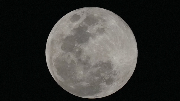 चंद्रमा पर दरारें भरने में मदद करेगा IISc का बैक्टीरिया, जानिए डिटेल्स चंद्रमा पर दरारें भरने में मदद करेगा IISc का बैक्टीरिया, जानिए डिटेल्स