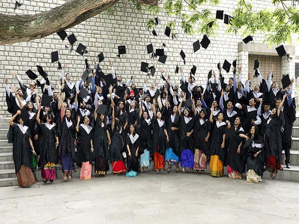 Data Analytics courses offered by IIMs