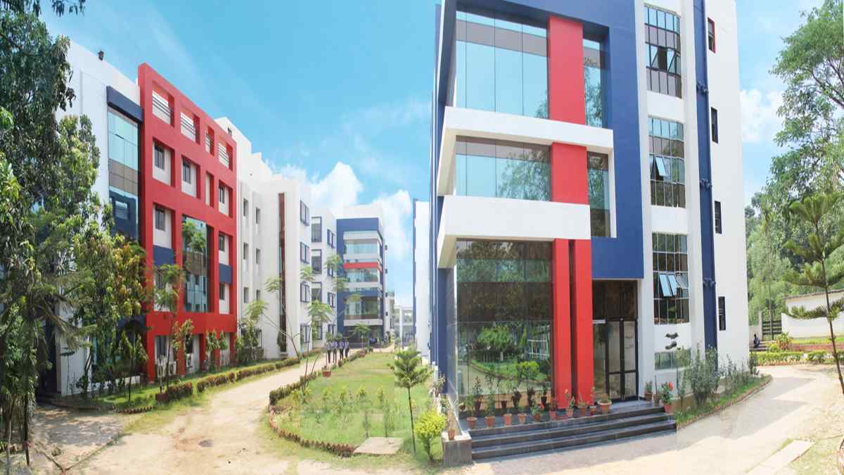 BA in English Literature: Scope, Best Colleges