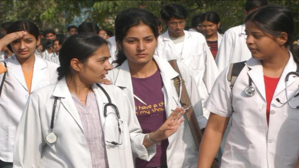  What Medical Course Should I Choose Between MBBS