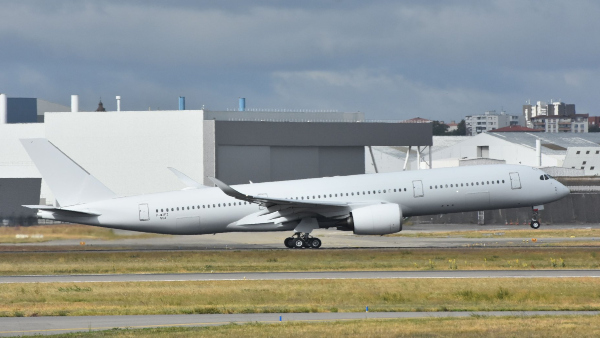 What is the Difference Between Aeronautical What is the Difference Between Aeronautical