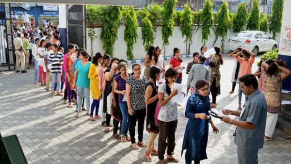 Puducherry Govt to pay Tuition fees of Students