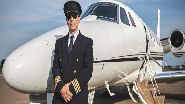 How To Become A Pilot In India – A Complete Guide