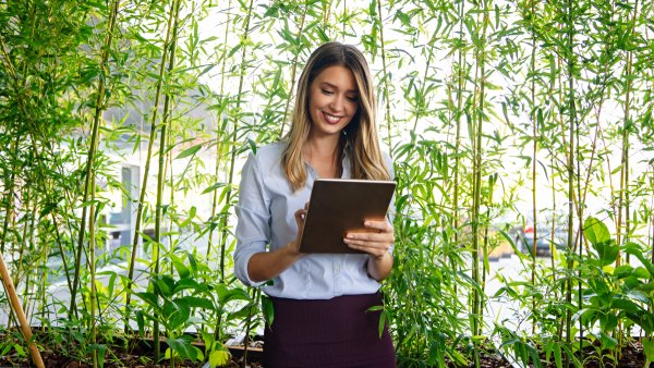 Asia Emerges as Global Leader in Renewable Energy 