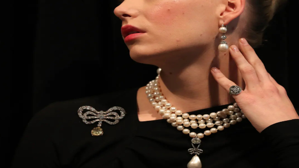 8 Auctions Featuring Record-Setting Pricey Items 