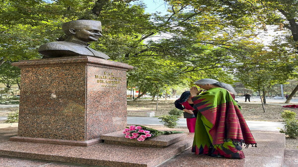 Top 10 Qualities of Lal Bahadur Shastri to Excel Top 10 Qualities of Lal Bahadur Shastri to Excel