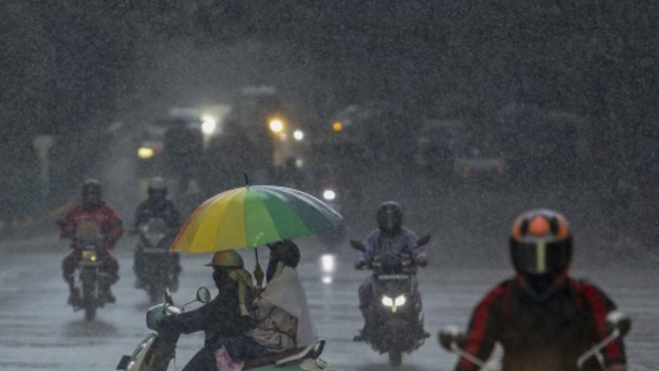 Bengaluru Shivers at 14°C: What’s Behind the Cold?