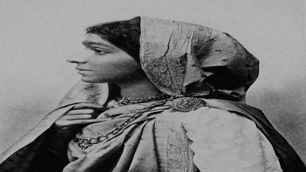 Honoring the Nightingale of India on February 13