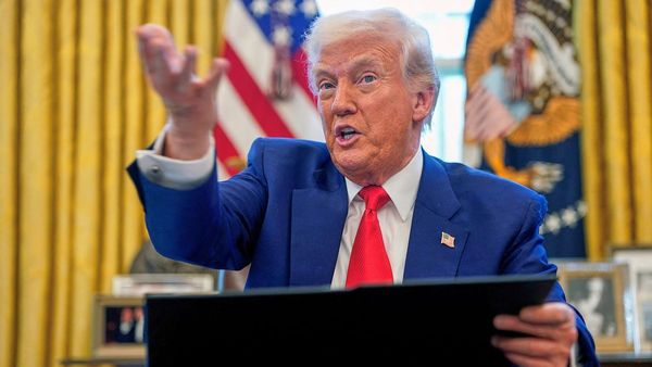 Harvard Faces USD 2.2 Billion Funding Cuts From US Government Harvard Faces USD 2.2 Billion Funding Cuts From US Government