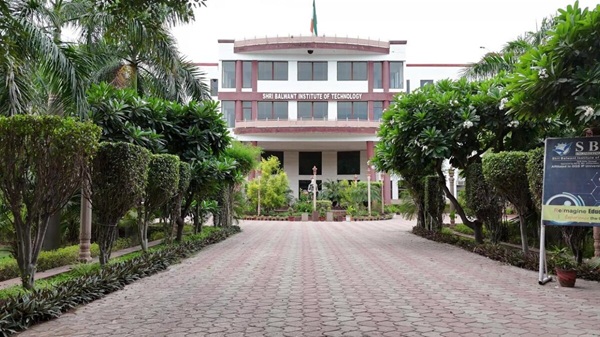 SBIT Introduces Specialized Tracks in AI