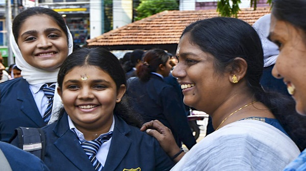School Assembly News Headlines Today – May 25 School Assembly News Headlines Today – May 25