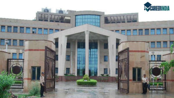 IIM Lucknow BS in AI & Business Analytics 2026