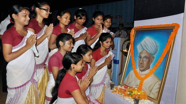 Happy Teacher’s Day 2026: Best Wishes and Quotes Happy Teacher’s Day 2026: Best Wishes and Quotes