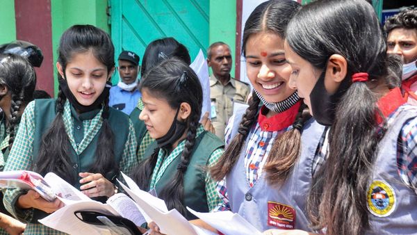 2025 ರ ತರಗತಿ 10 ರ ಪರೀಕ್ಷಾ ವೇಳಾಪಟ್ಟಿಯನ್ನು CBSE ಪ್ರಕಟಿಸಿದೆ: ಪ್ರಮುಖ ದಿನಾಂಕಗಳು ಮತ್ತು ವಿವರಗಳು