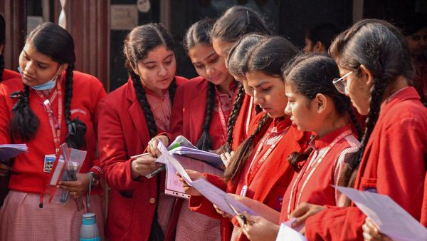 CBSE 2025 ನೇ ತರಗತಿ 12 ಪರೀಕ್ಷೆಯ ದಿನಾಂಕಗಳನ್ನು ಬಹಿರಂಗಪಡಿಸುತ್ತದೆ, ಇಲ್ಲಿ ಟೈಮ್ ಟೇಬಲ್ ಪರಿಶೀಲಿಸಿ