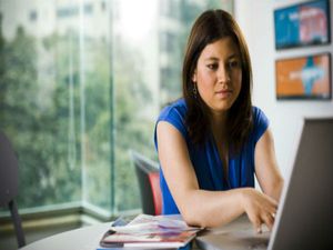 ಕುಳಿತಲ್ಲಿಯೇ ಪಾಠ ಕೇಳಲು ಬರಲಿದೆ ಗೂಗಲ್ ಹ್ಯಾಂಗ್ ಔಟ್ ಲೈವ್ ಟೀಚಿಂಗ್