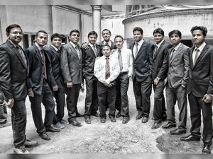 ಕಾಲೇಜಿನ ಮೊದಲ ದಿನ... ಸೆಂಟರ್ ಆಫ್ ಅಟ್ರಾಕ್ಷನ್ ಆಗುವುದು ಹೇಗೆ ಗೊತ್ತಾ?