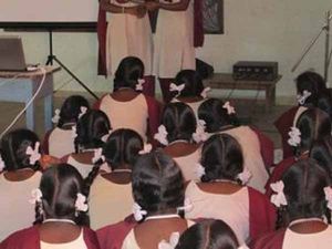 அரசுப் பள்ளிகளிலும் மே மாதமே பாடங்கள் நடத்த உத்தரவு: மாணவர்கள் ஆசிரியர்கள் அதிர்ச்சி
