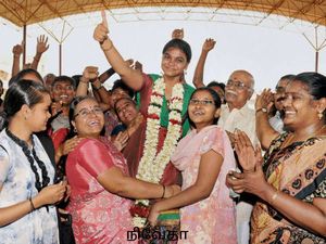 ப்ளஸ் டூ ரிசல்ட் வெளியானது… மாணவிகள் திருப்பூர் பவித்ரா, கோவை நிவேதா முதலிடம்