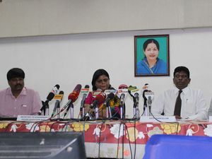 பி.இ., பி.டெக். சீட் கிடைக்காதுன்னு கவலை வேண்டாம்.. அண்ணா பல்கலை.யில் விண்ணப்பித்த அனைவருக்கும் இடம்