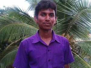 குப்பையிலிருந்து கோபுரத்துக்கு... சோதனையை வென்ற சாதனை மாணவர்!!