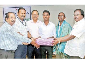 உறுதி கொண்ட நெஞ்சினாய்...கல்லீரல் மாற்று அறுவை சிகிச்சைக்குப் பின் எம்.பி.பி.எஸ்.சேர்ந்த மாணவர்!!