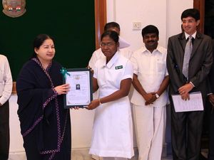 7,243 நர்ஸ்களுக்கு பணிஆணைகள்: முதல்வர் ஜெயலலிதா வழங்கினார்