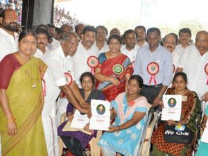 அரசு வேலைவாய்ப்பு முகாமில் 17 ஆயிரம் பேருக்கு வேலை வழங்கி சாதனை
