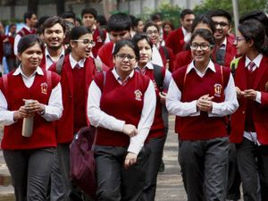 மாணவிகளுக்கு தற்காப்புப் பயிற்சி: பள்ளிகளுக்கு சிபிஎஸ்இ புது உத்தரவு