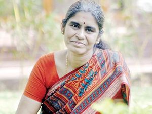 49 வயதில் ஐஐடி-யில் பட்டமேற்படிப்பு...! கலக்கும் சென்னை பெண்!!