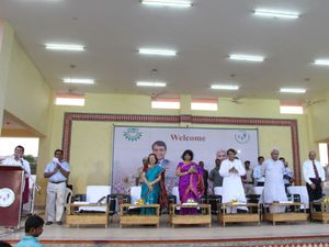 அருமையான பணிகள்...அற்புதமான சாதனை.... கேஐஐடி பல்கலை.க்கு மத்திய அமைச்சர் சுரேஷ் பிரபு பாராட்டு..!!