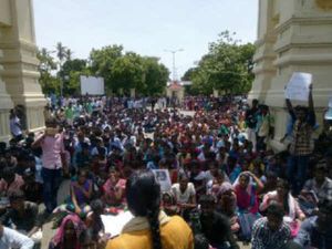 நீட்தேர்வுக்கு எதிரான போராட்டம்,   சுப்ரீம் கோர்ட் தடை !!