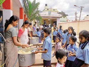 சத்துணவு கூடத்தில் சமையல் பணியாளர் பணிவாய்ப்பு !!