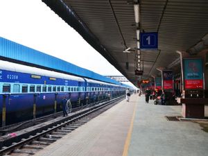 மத்திய ரயில்வேயில் வேலை வாய்ப்புக்கு விருப்பமுள்ளோர் விண்ணப்பிக்கலாம்