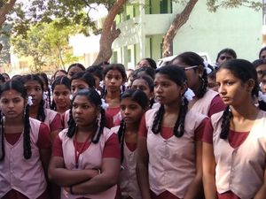 தனியார் பள்ளிகளில் கூடுதல் கட்டணம்: கடலூர் ஆட்சியர் கிடுக்குப்பிடி!
