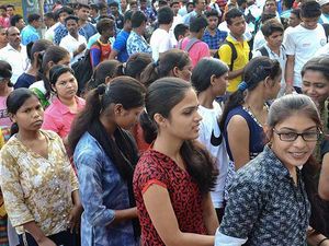 தமிழுக்கு வெற்றி; வினாத்தாள் தயாரித்த சிபிஎஸ்இ-க்கு தோல்வி!
