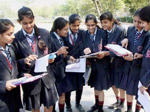 சிபிஎஸ்இ 12-ஆம் வகுப்பு பொதுத் தேர்வு : நாளை துவக்கம்!