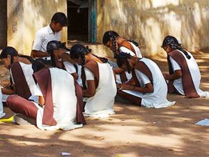 மாணவர் சேர்க்கை குறைவால் நூலகங்களாக மாற்றப்பட்ட அரசுத் தொடக்கப் பள்ளிகள்!