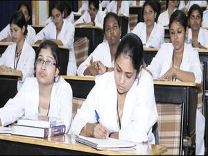 மருத்துவப் படிப்பை கைவிட்டால் ரூ.10 லட்சம் அபராதம்- மருத்துவக் கல்வி இயக்குநரகம் 