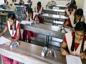 10, 11, 12-ம் வகுப்பு மாணவர்களே..!! வந்தாச்சு அரையாண்டுத் தோ்வு அட்டவணை!