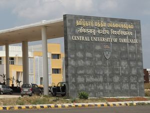 கொரோனா எதிரொலி: மத்திய பல்கலைக் கழக பருவத் தேர்வுகள் ரத்து!