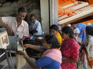 10, 12-வது தேர்ச்சி பெற்றவர்களுக்கு திருவள்ளூர் நியாய விலைக் கடைகளில் கொட்டிக்கிடக்கும் வேலை!