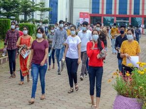 JEE 2021: ஜேஇஇ தேர்வு ஜூலை 3ம் தேதி தொடங்கும்: மத்திய கல்வி அமைச்சர் அறிவிப்பு!