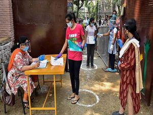 மருத்துவ படிப்பு மாணவர்கள் கவனத்திற்கு- நீட் நுழைவுத் தேர்வு தேதி அறிவிப்பு!