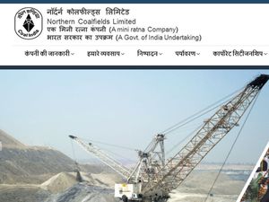 மாதம் ரூ.1.25 லட்சம் ஊதியம்! மத்திய அரசில் கொட்டிக்கிடக்கும் வேலை வாய்ப்புகள்!
