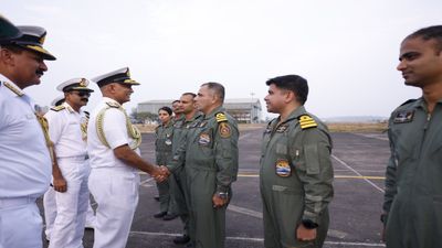 இந்திய கடற்படை பிரிவில் அப்ரென்டிஸாக சேர ஆசையா இருக்கா...?
