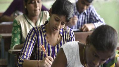 யுபிஎஸ்சி தேர்வில் வெற்றி பெற பயிற்சி மையங்கள் அவசியமா...?